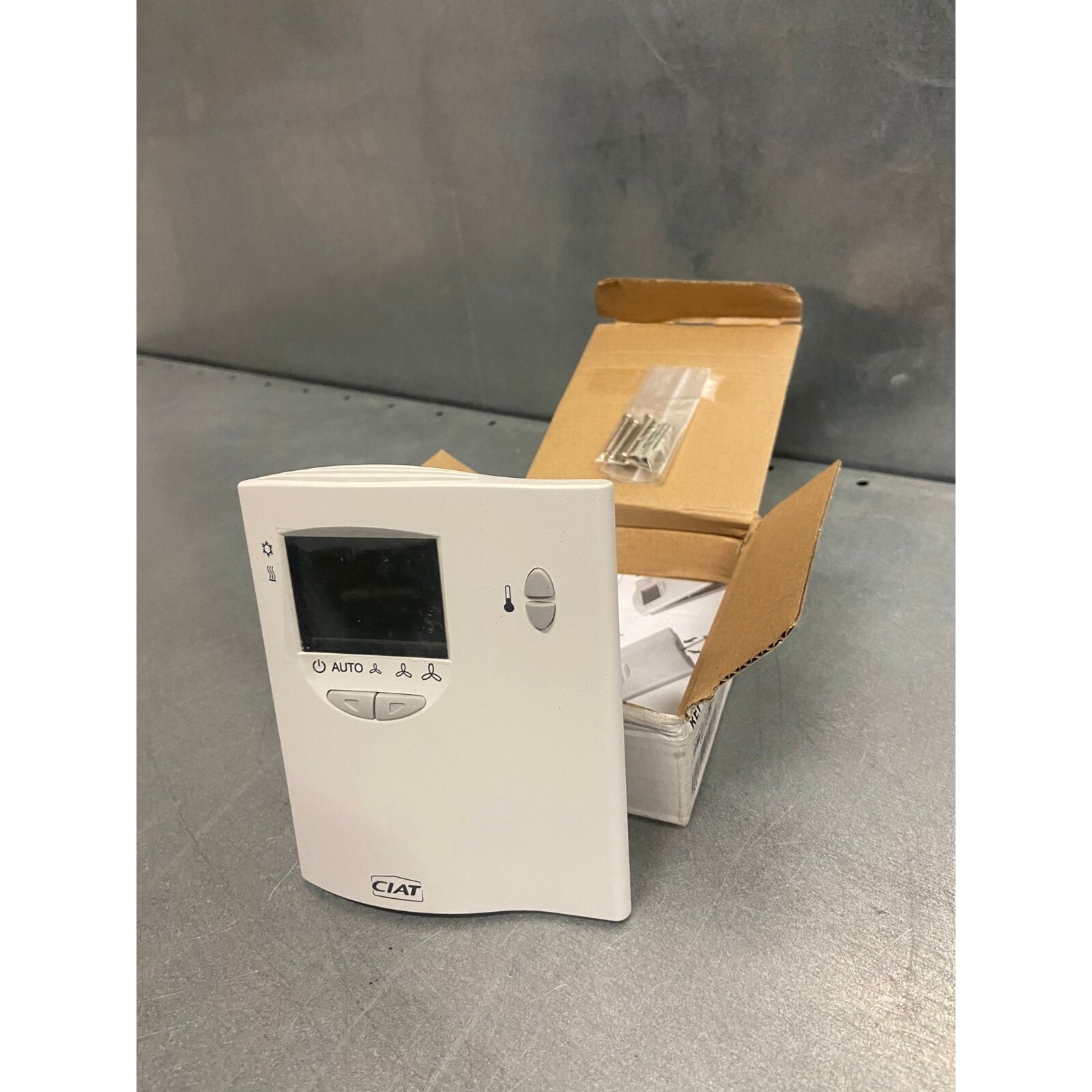 CIAT REF7131424 / TEMPERATURE REGULATOR