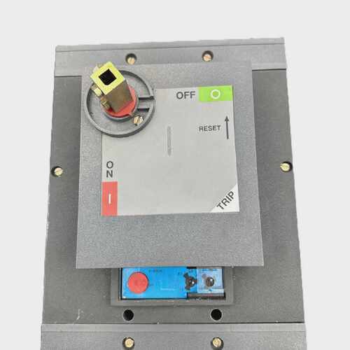 GENERAL ELECTRIC D800 Circuit Breaker 3P SD