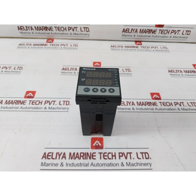 HONEYWELL DC1010CR-101000-E Digital Temperature Controller A