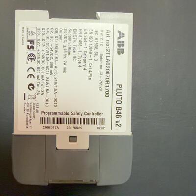 2TLA020070R1700 PLUTO B46 v2 ABB可编程安全控制器议价维修