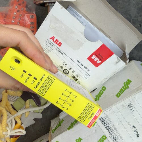 2TLA010 SSR10 安全继电器 ABB Sentry工控自动化配件议价维修