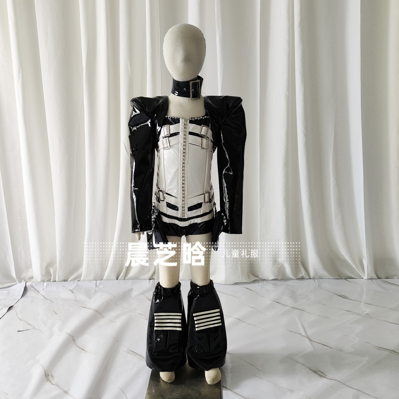 出租女童黑白色复古勋章主题科技未来PK赛服模特走秀礼服机车潮服