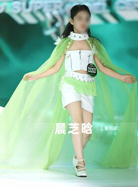 出租女童国潮复古白绿色万兽之王PK服模特走秀潮服车模演出礼服