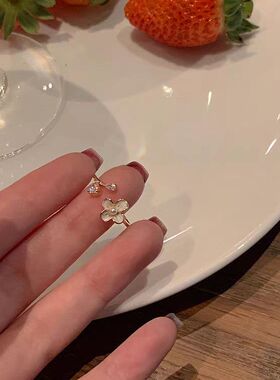 S925银精致小花朵戒指女时尚气质优雅水滴锆石开口指环ins食指戒