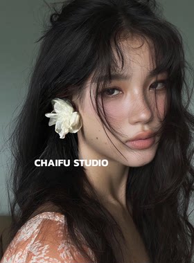 法式慵懒度假网纱花朵耳钉