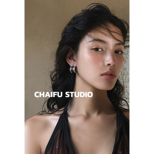 柴夫工作室/E138复古极简小众C形炫彩锆石微镶气质耳钉祖母绿耳环