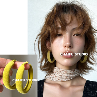 柴夫工作室/E337 港风复古橄榄绿植绒C型耳圈小众秋冬氛围感耳环