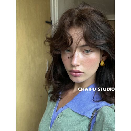 港风复古甜妹撞色波点C型耳钉