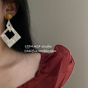 柴夫工作室 欧美冷淡风几何菱形亚克力耳钉夸张显瘦立体耳环 E571