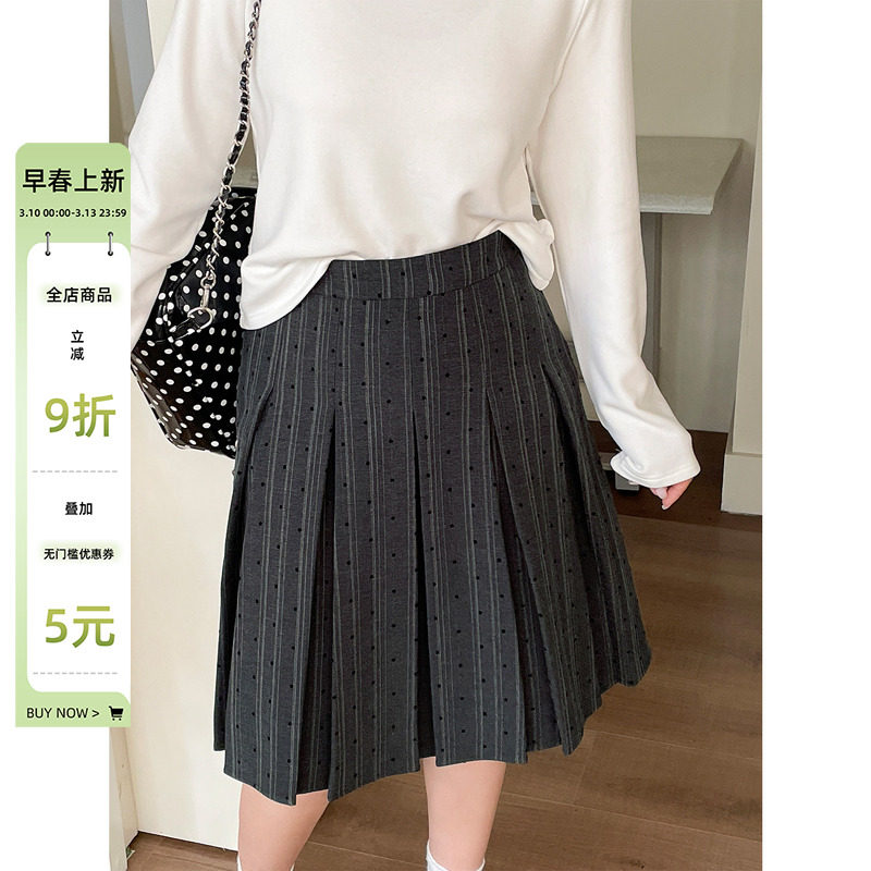 大码女装胖mm巨好看的a字显瘦短裙子春装学院风波点百褶半身裙女