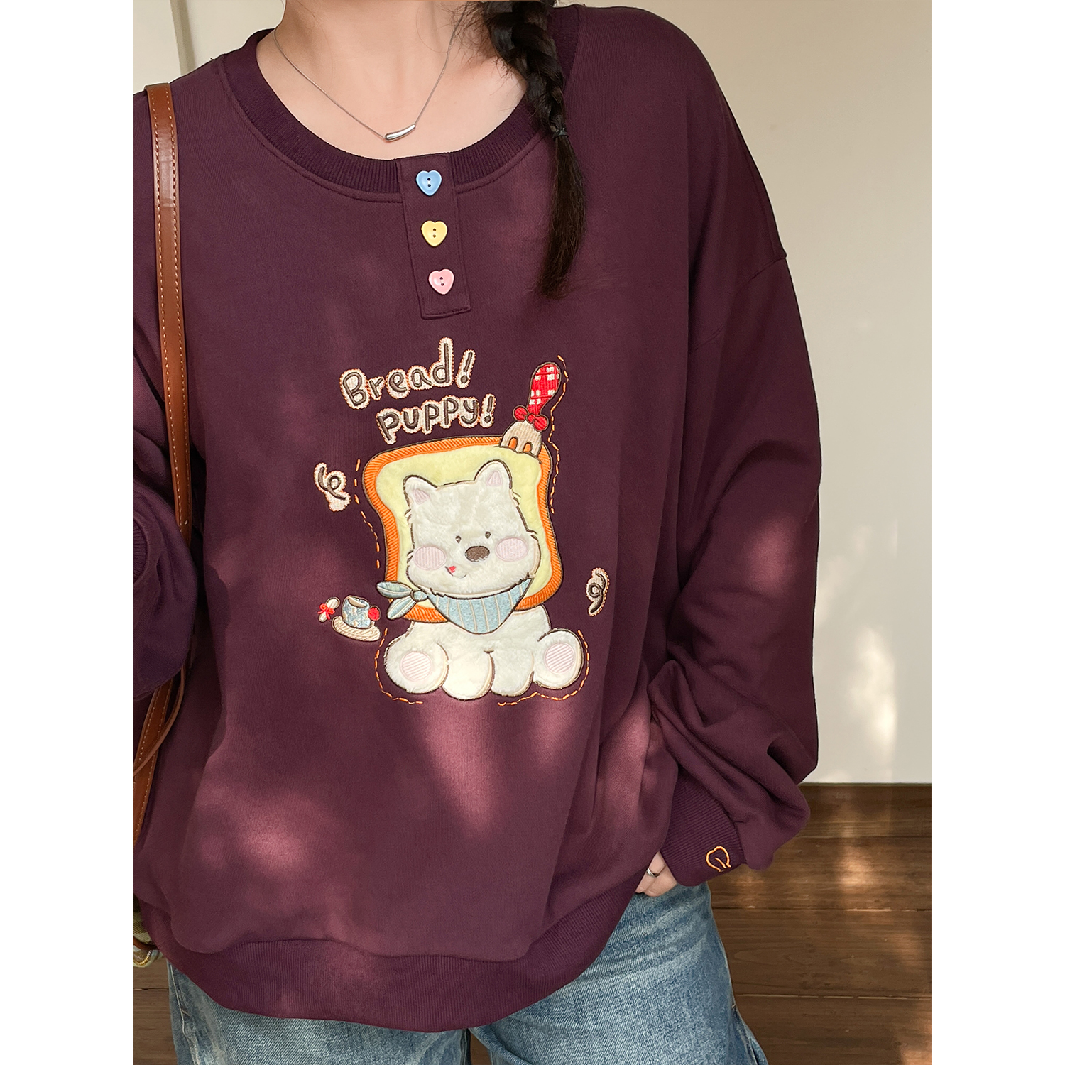 早秋新款大码女装小众不撞款显瘦上衣胖mm独特刺绣漂亮减龄款卫衣