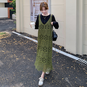 黑色镂空背带连衣裙女2025春季新款时尚减龄休闲叠穿罩衫两件套装图片