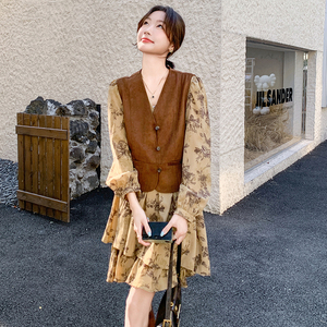 复古碎花连衣裙春秋女2025新款麂皮绒马甲超好看小个子图片