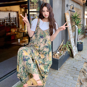 休闲T恤晕染印花背带裤套装女夏季超火巨好看ootd穿搭韩系两件套图片