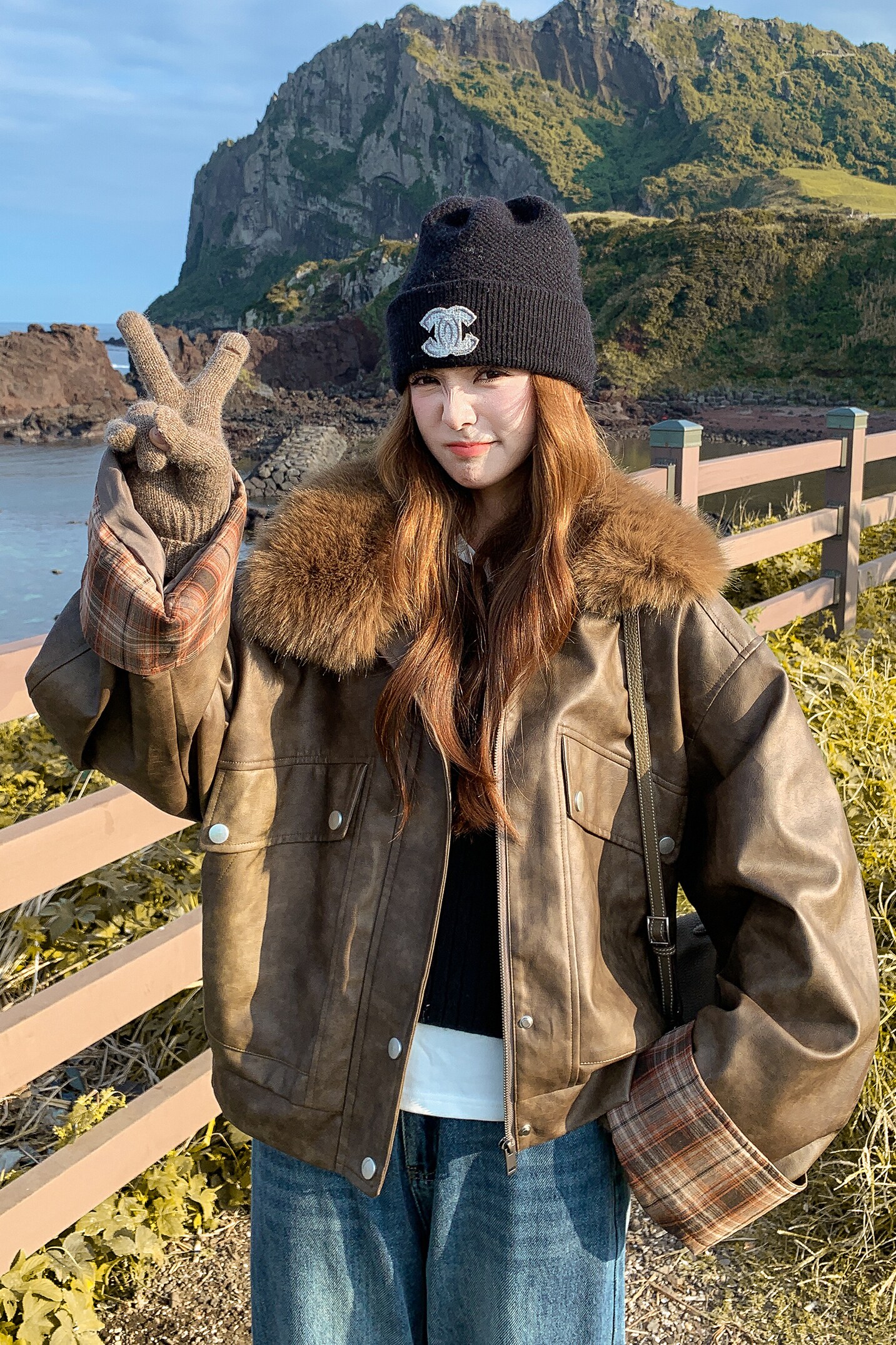 咖色大毛领PU皮派克服女2025冬季新款韩系高级感气质保暖工装夹克,女装短外套,2C103