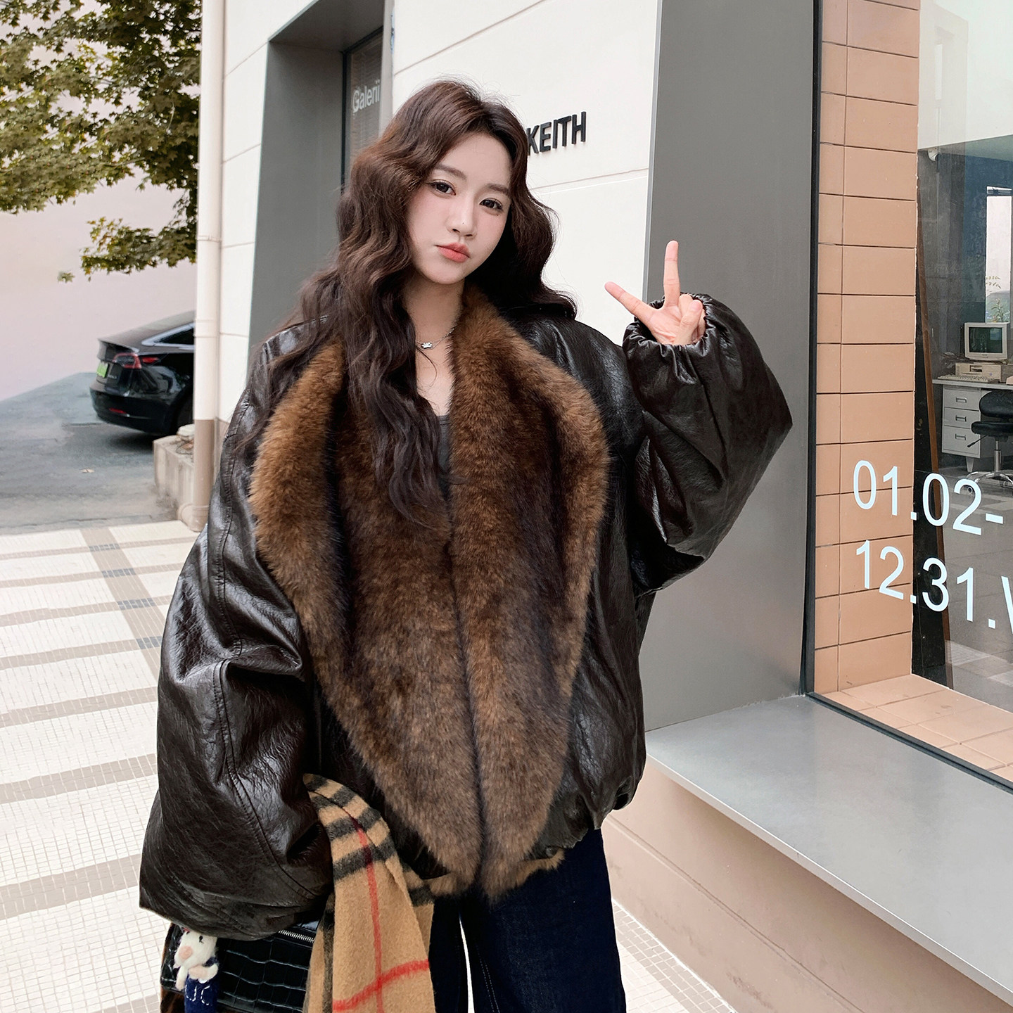 2025新款冬装皮毛拼接毛内胆派克出货C305P225K338,女装短外套,2C103