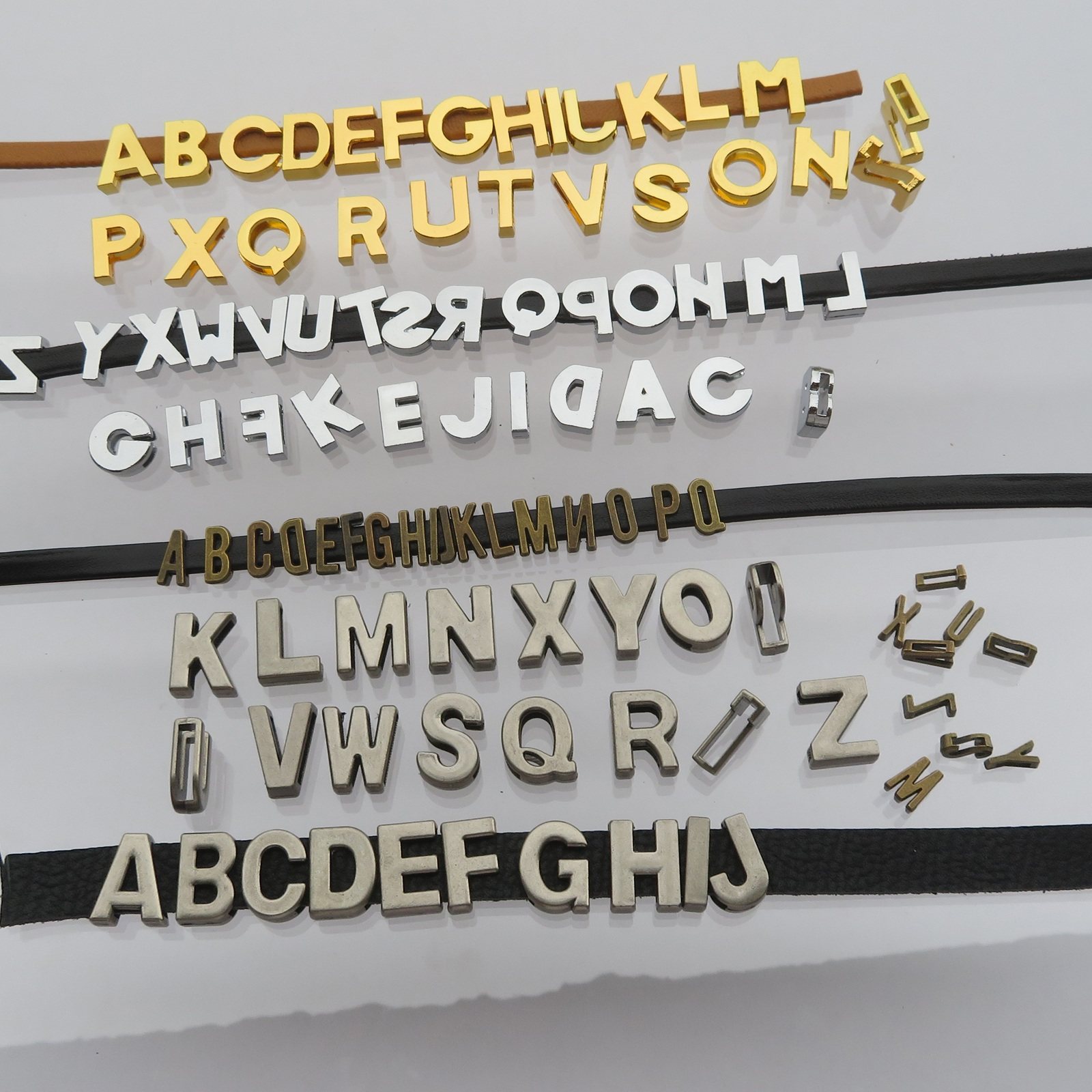古银色26个大写英文字母扣鞋包穿孔金属箱包DIY装饰金属做旧配件,箱包皮具/热销女包/男包,包袋配件,淘宝优惠券,粉丝福利购,淘宝优惠卷