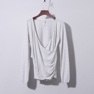 灰色条纹前造型T恤夏季新款深V领交叉短袖T恤女修身短袖上衣百搭