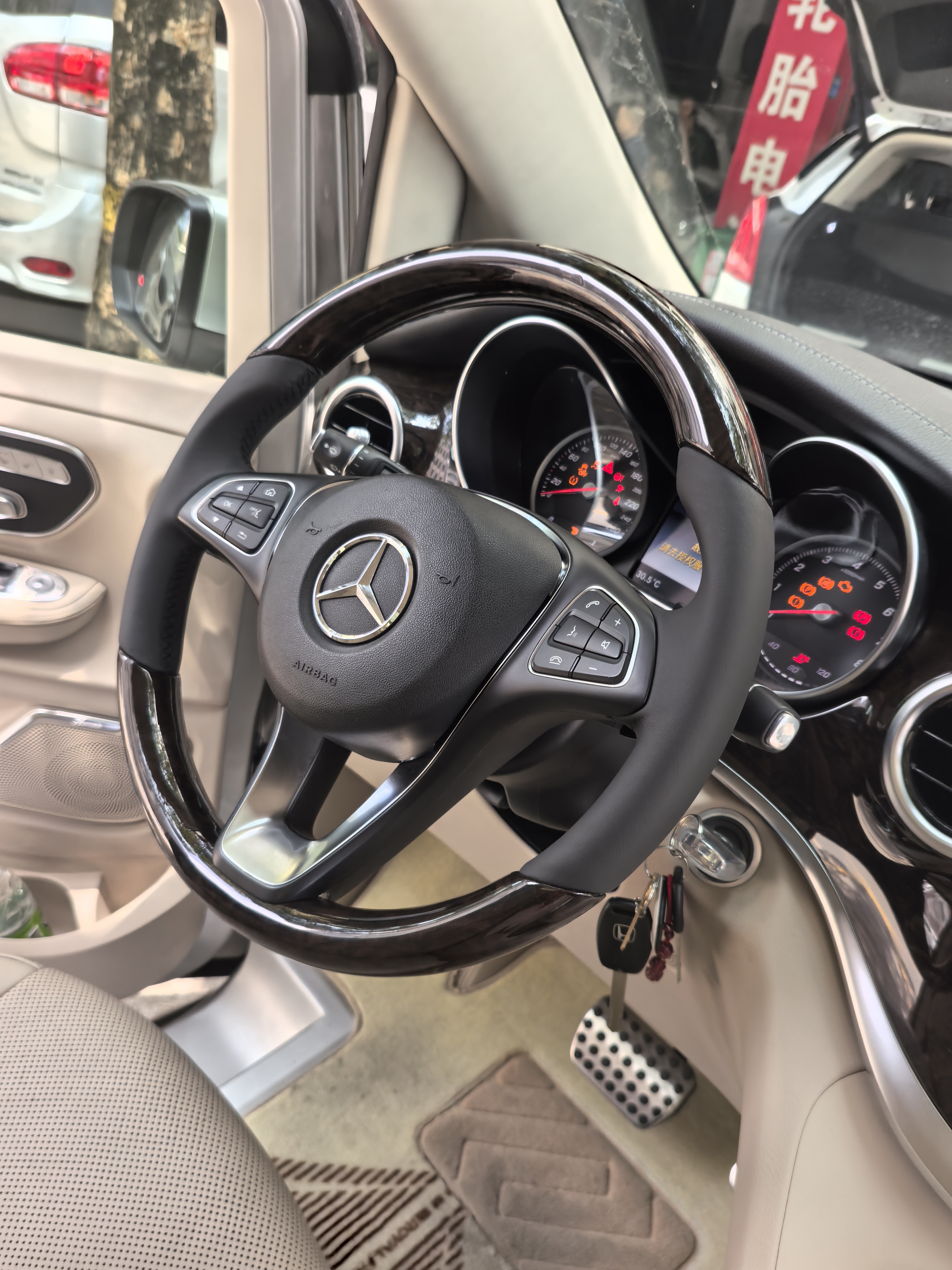 奔驰gle方向盘改装升级桃木GLS改装奔驰e级桃木方向盘原厂升级GLK