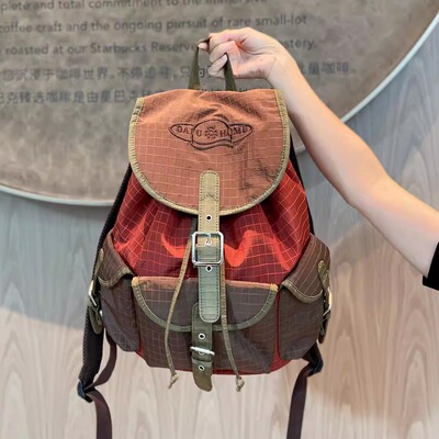 高级外出旅游双肩包女2026新款时尚高颜值轻便女士背包小众防水大