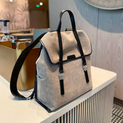 超火帆布旅游双肩包女2026新款高级轻便通勤电脑高颜值女士背包大