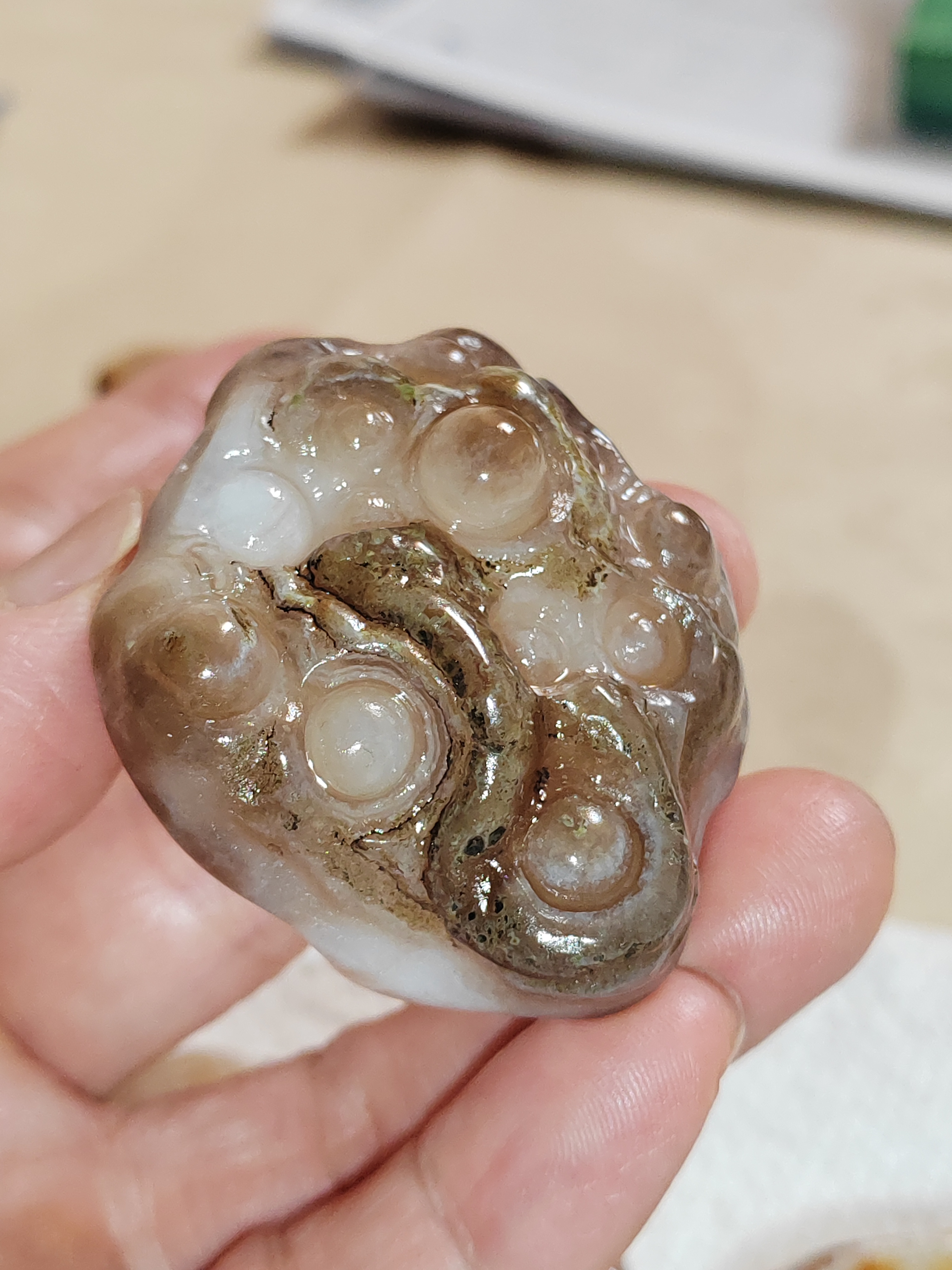 阿拉善地表玛瑙雕刻件山敬堂手作精品 熊猫玛瑙原石 水晶珠子赠品