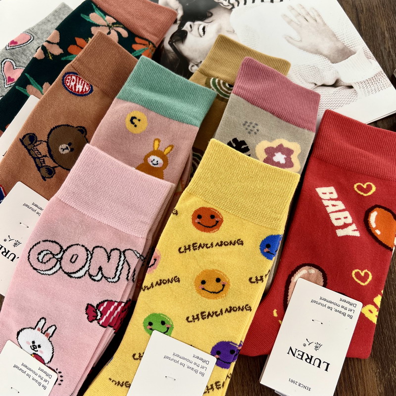 鹿人女袜子日系潮袜棉袜卡通花袜卡通甜美提花中长筒小腿袜3195