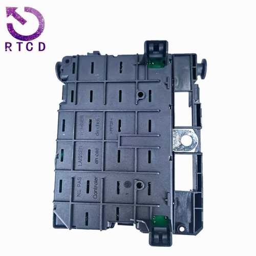 保险丝盒6500Y1 9657608580适用标致206307406807雪铁龙C2C3C5C8