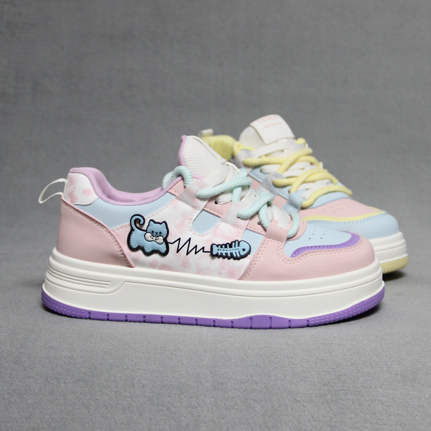 2026春新款甜美风卡通板鞋女平底舒适学生休闲鞋百搭撞色系带板鞋,女鞋,休闲板鞋,淘宝优惠券,粉丝福利购,淘宝优惠卷