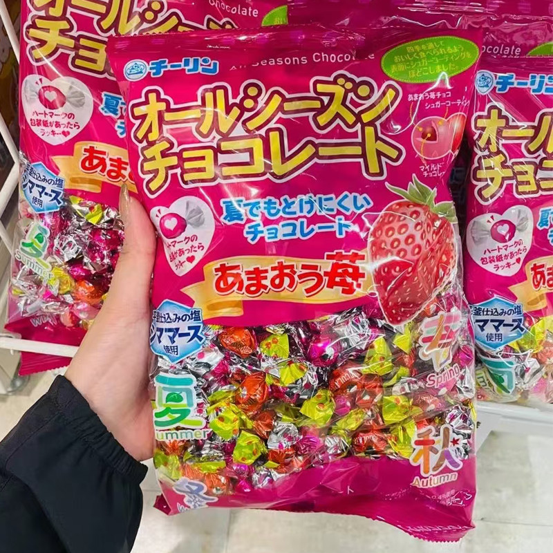 日本代购进口零食巧克力草莓味圣诞节儿童礼物伴手礼糖果大包装