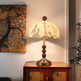台灯中古胡桃布艺侘寂小夜灯法式复古书桌灯氛围感卧室床头灯Q271