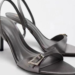 西班牙2024秋季新款一字带高跟丝绸缎面凉鞋细跟中空露趾穆勒女鞋