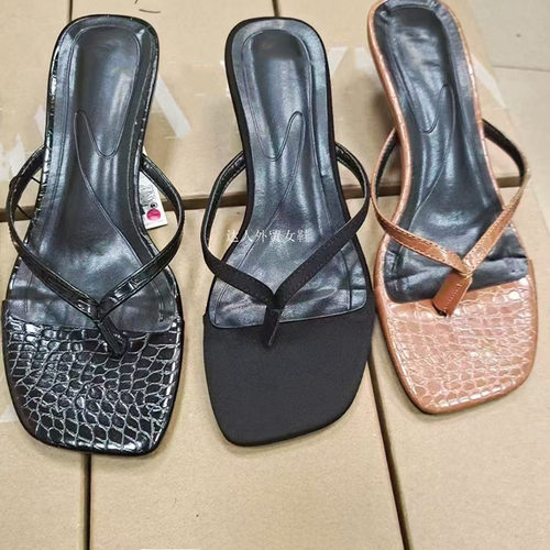 西班牙2025夏季新款人字带夹脚后空凉鞋黑色带饰高跟方头欧美凉拖