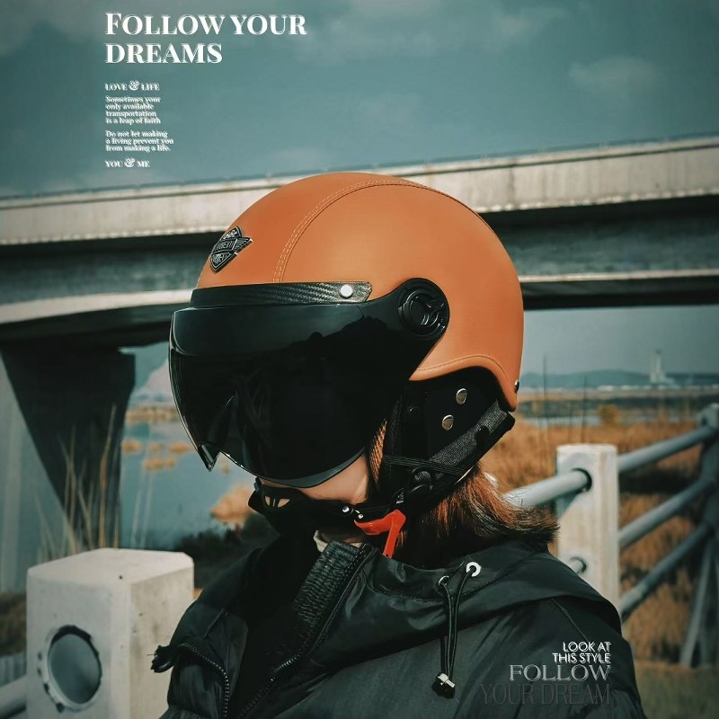 3C认证A类新国标四季通用夏皮盔电动摩托车头盔男女可半盔冬围脖