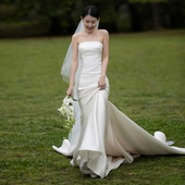 鱼尾婚纱2023新款 新娘小个子超仙缎面婚纱抹胸小拖尾简约旅拍婚纱