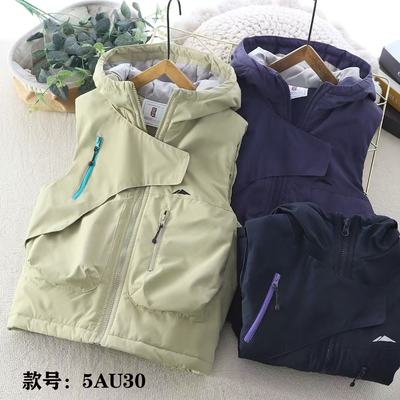 D07UE5AU30夹棉马甲