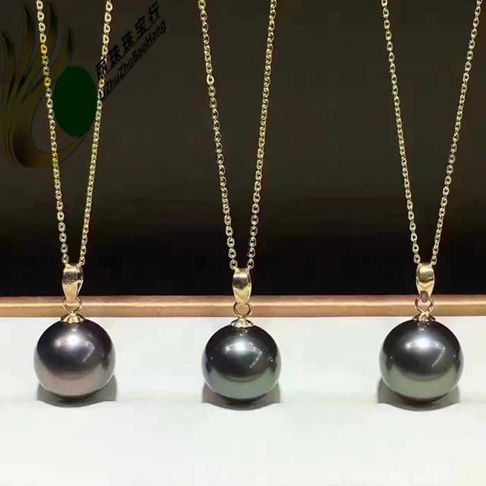 简单款大溪地天然海水黑珍珠项链18K金珍珠吊坠正圆无暇强光在类目 珠宝/钻石/翡翠/黄金, 天然珍珠（新）, 颈饰中 - 来自Buy2taobao.com提供专业的淘宝代购服务