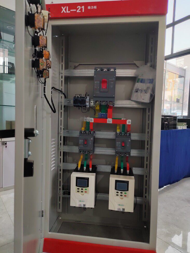 变频柜 ,软启动柜旁路软启动柜,沙石线控制柜,定做各种控制柜