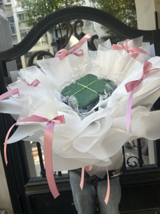 免包成品花束DIY花壳零食鲜花尖尖角情人节送女友闺蜜暖心优选礼