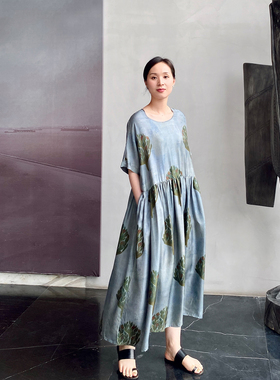 ALIN宝藏艺术家 植物脏染佛手花松果斜纹绸桑蚕丝娃娃短袖连衣裙