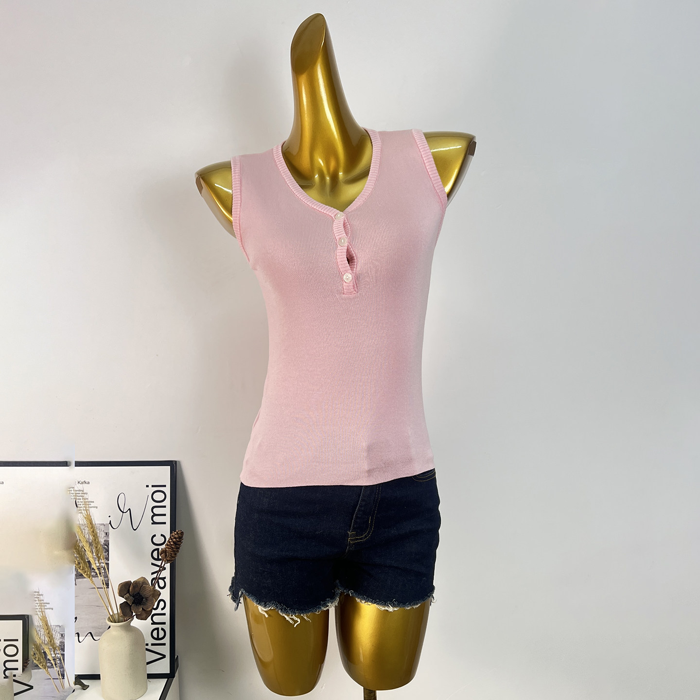 粉色V领纽扣吊带背心女夏季新款修身无袖针织打底衫百搭薄款上衣