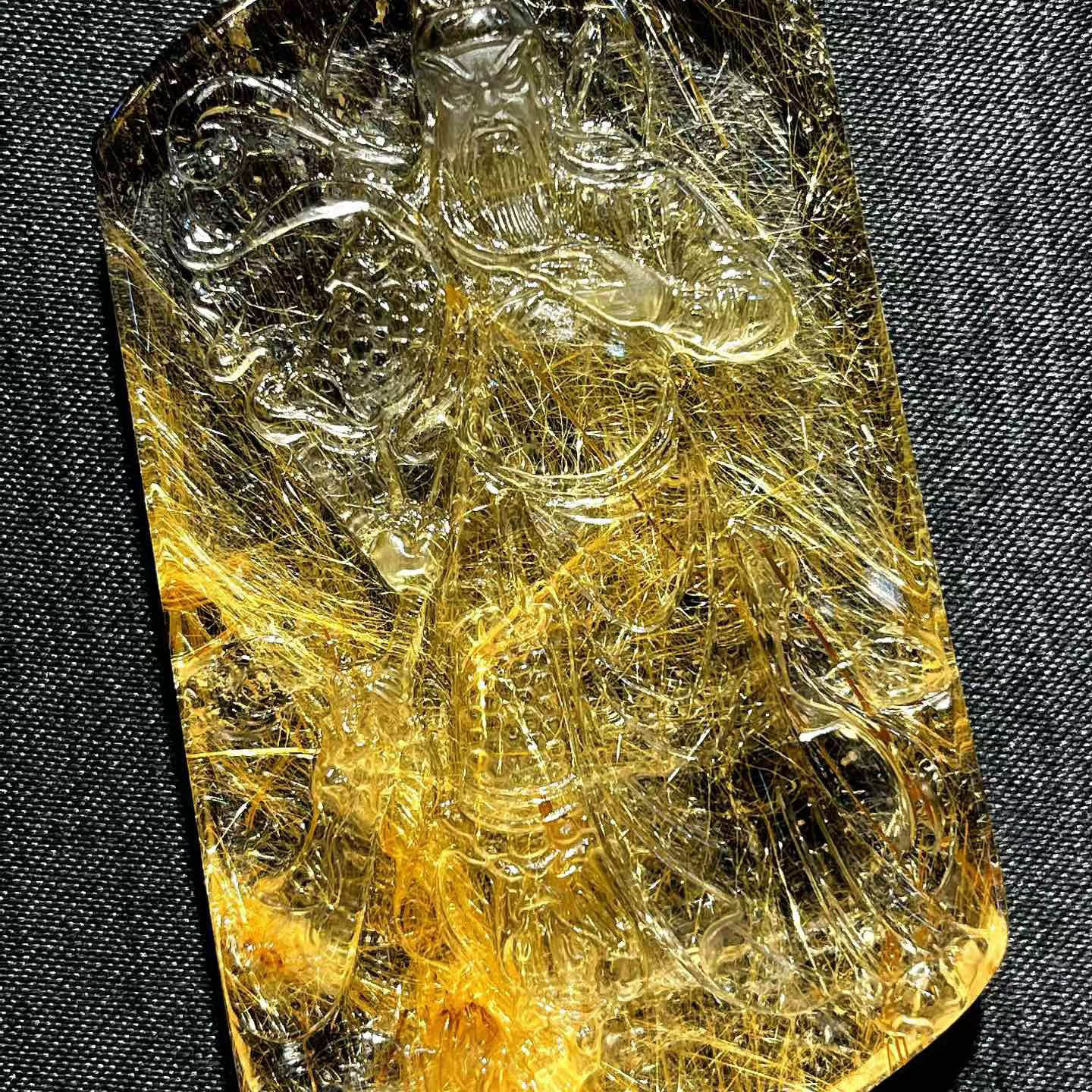 魅晶天然水晶金发晶关公吊坠