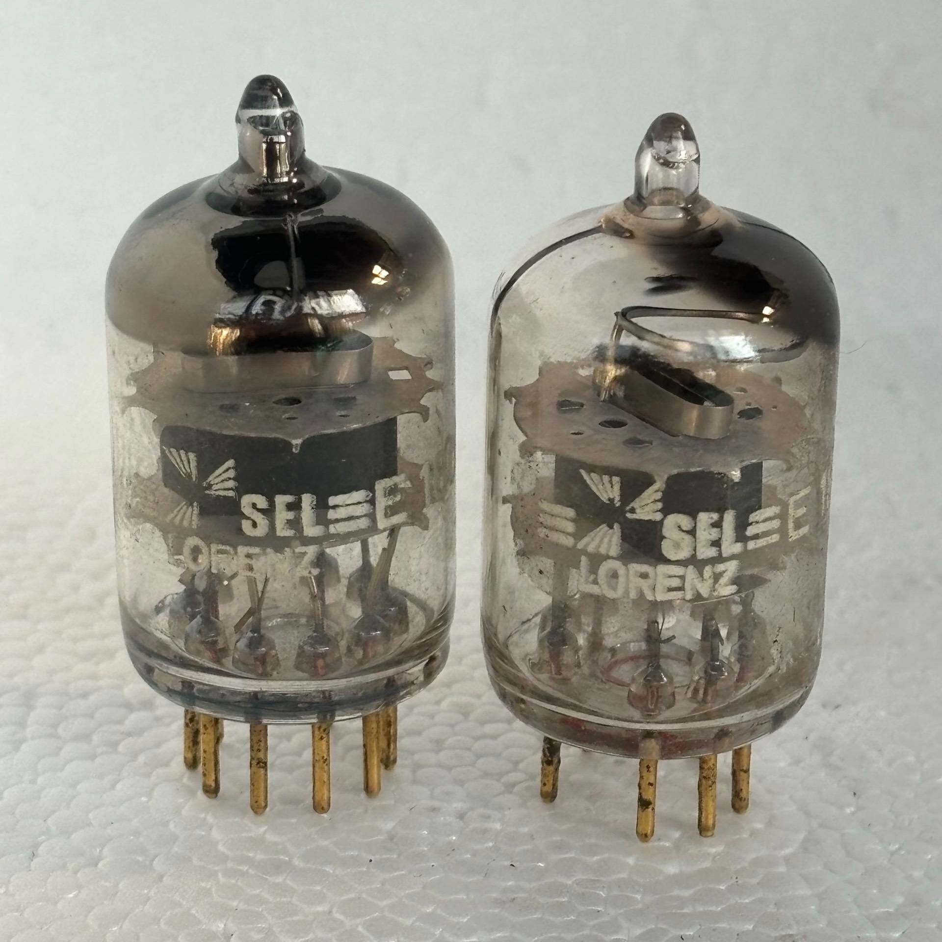 议价金脚发霉屏的E180F 电子管
