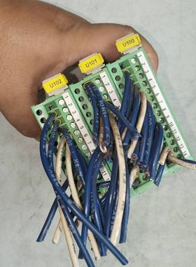 议价菲尼克斯安全继电器35.75 25，拆机货三个