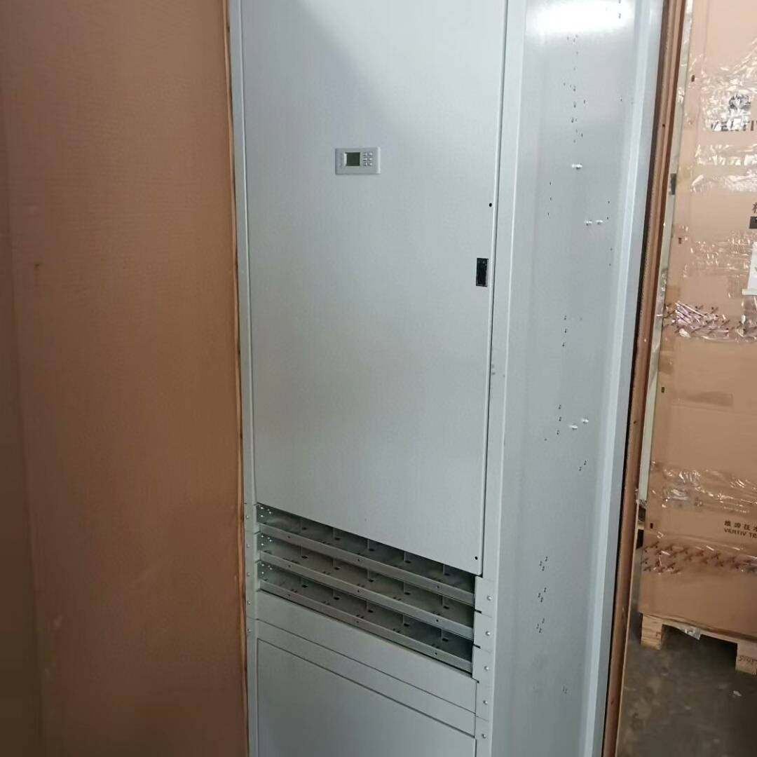 议价维谛通信电源系统，型号NetSure 7100 CF1，