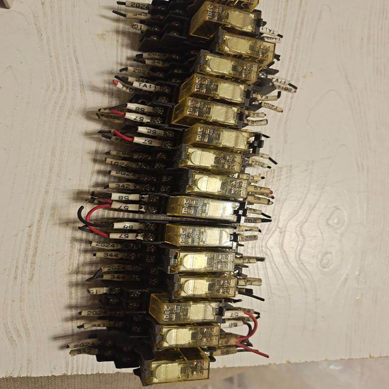 议价日本和泉RJ2S一CL一D24继电器