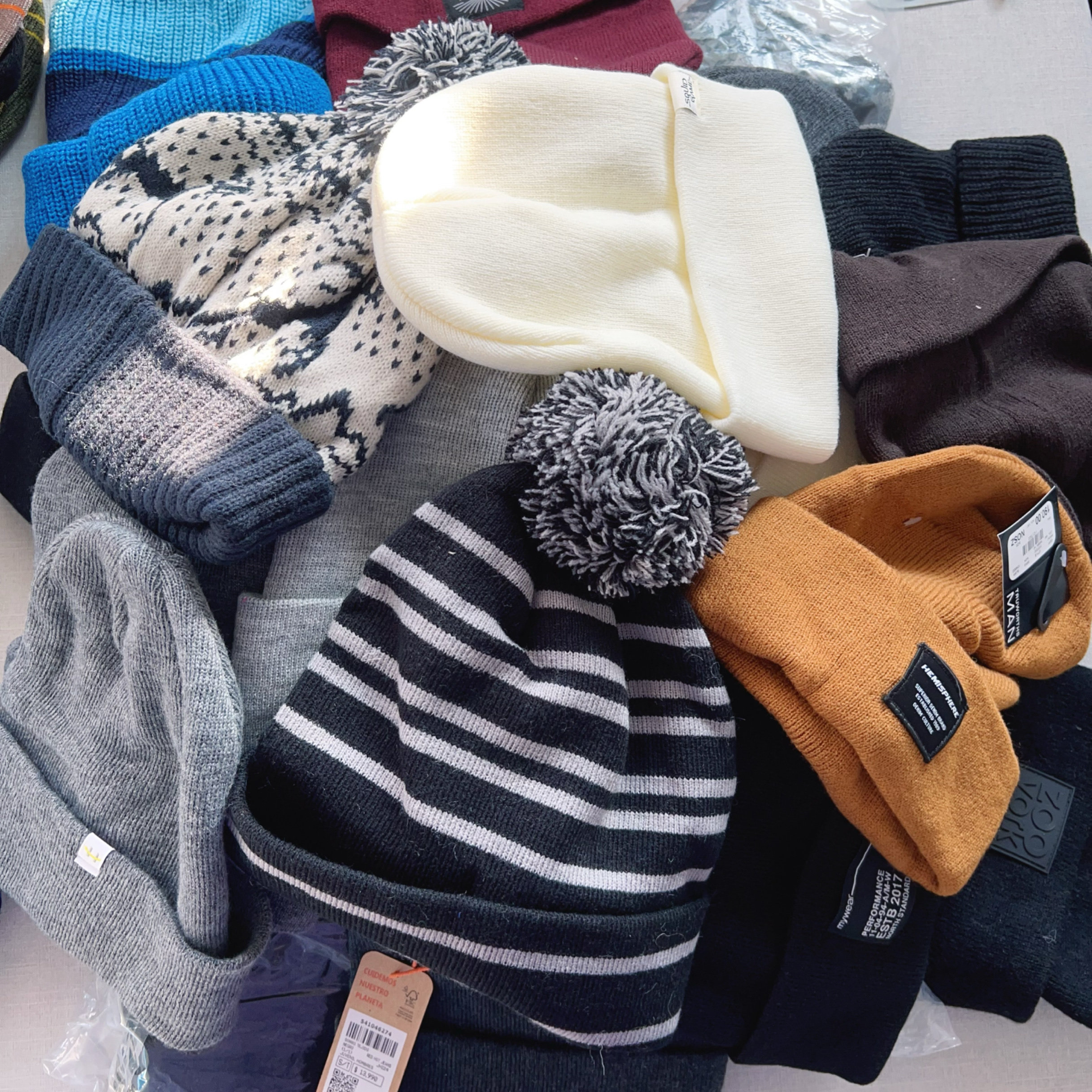 4个瑕疵款杂款帽子颜色款式随机发有图片以外的款式