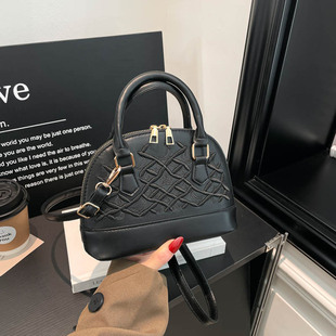 复古刺绣手提包包女2026新款潮流时尚菱格通勤包单肩斜挎贝壳包