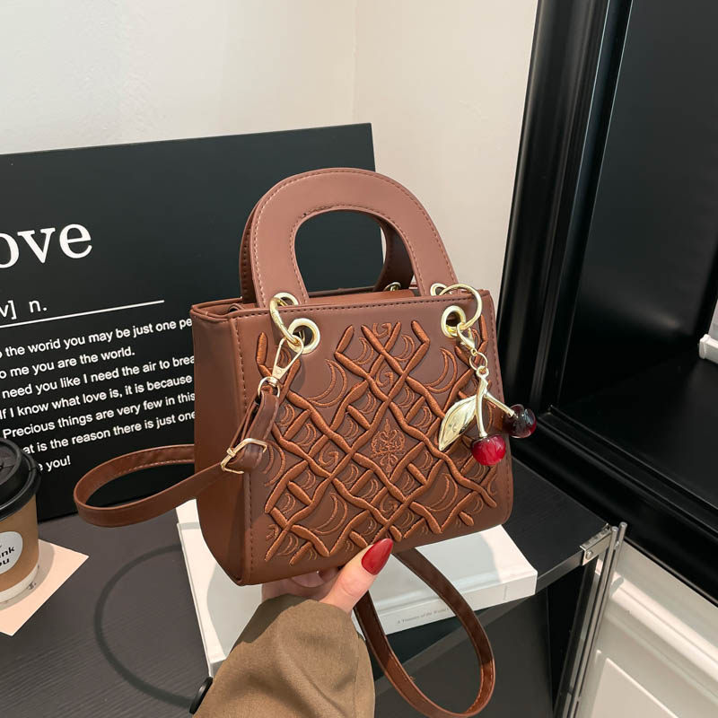 小众设计休闲小方包时尚潮流质感新款包包2026春季女士单肩斜挎包,箱包皮具/热销女包/男包,通用款女包,淘宝优惠券,粉丝福利购,淘宝优惠卷