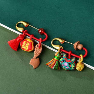 宝宝婴儿防惊吓猪惊骨香包外出挂送产妇月子礼物桃木宝剑压惊别针